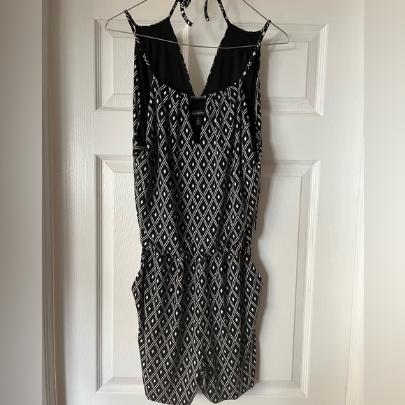White House Black Market- Sleeveless Halter Style Black  and White Romper - Picture 1 of 3